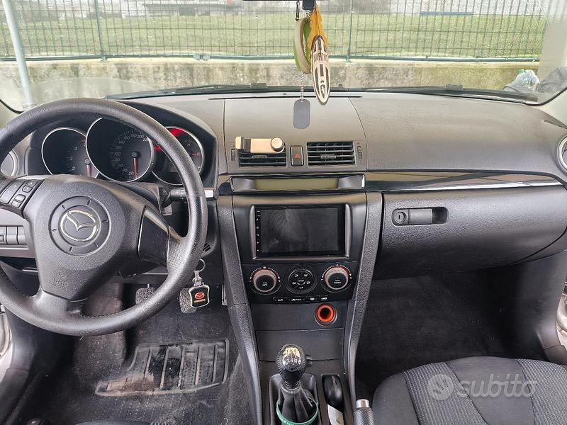 Usata Mazda 3 109 CV (80 kW) 2005 Grigio Berlina