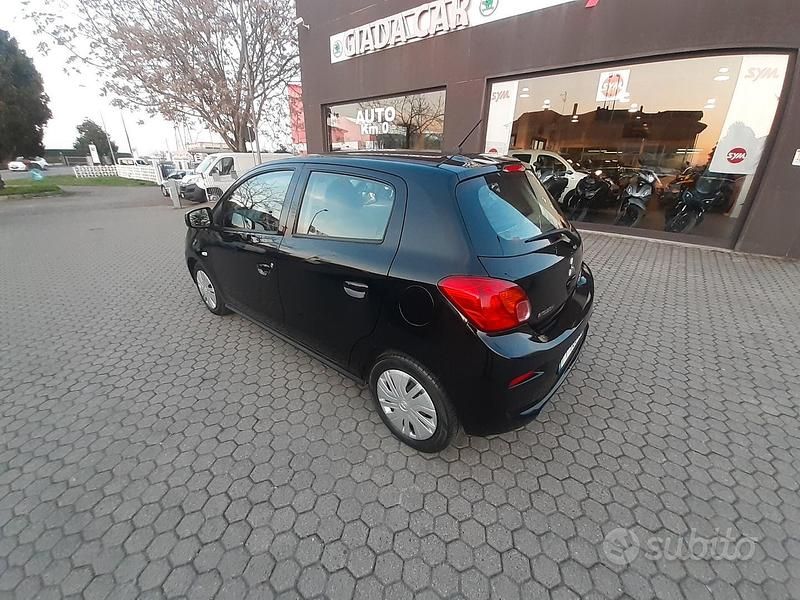 Occasion Mitsubishi Space Star Invite 71 ch (52 kW) 2019 Noir Citadine