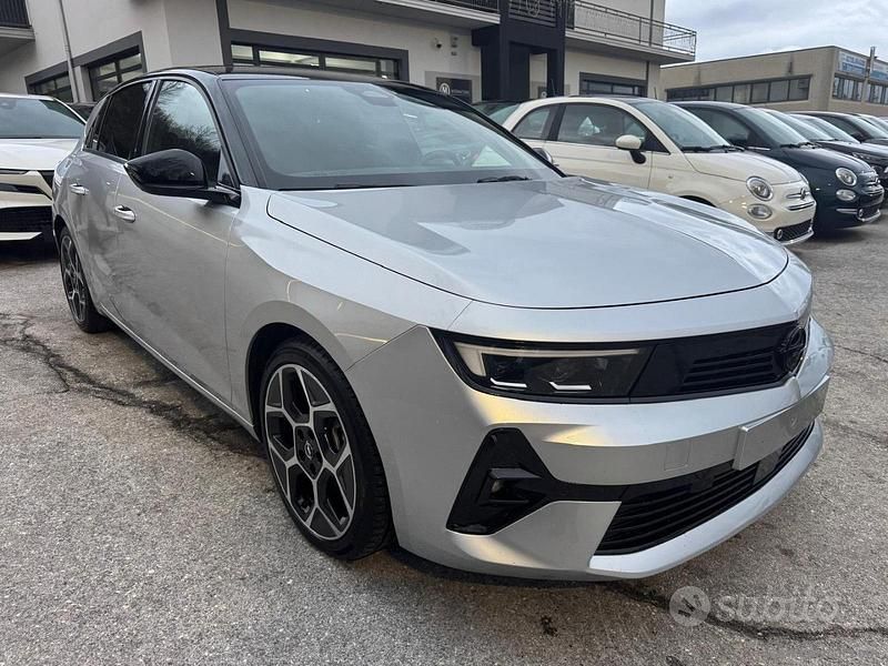 Usata Opel Astra 131 CV (96 kW) 2024 Argento Berlina
