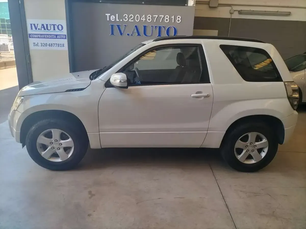 Usata Suzuki Grand Vitara 106 CV (77 kW) 2010 Bianco SUV