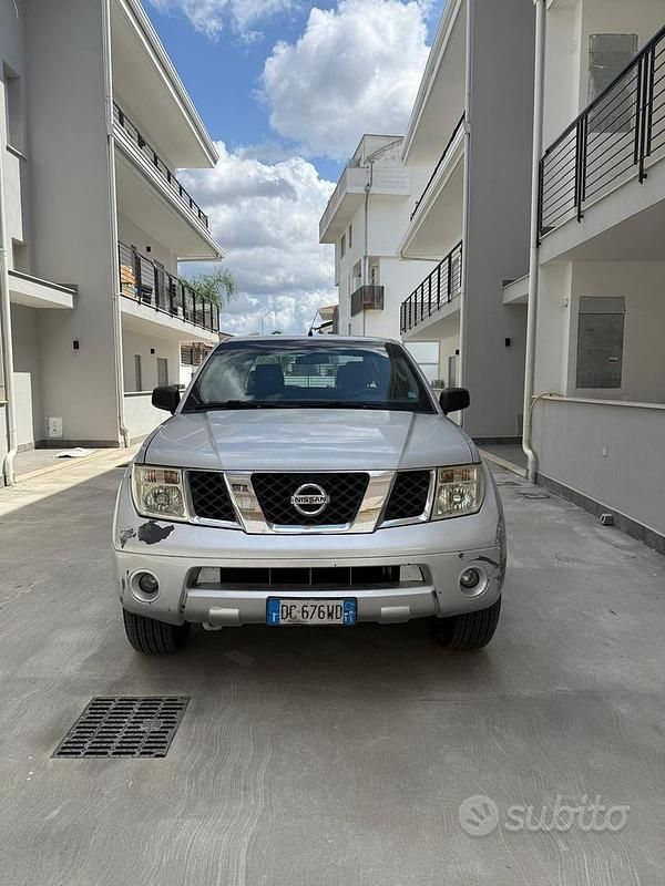 Usata Nissan Navarra 2006 Grigio SUV