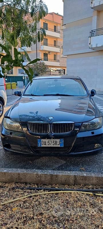 Nero Usata 2006 BMW 320 Tre volumi | 1000 € - Immagine 1/4