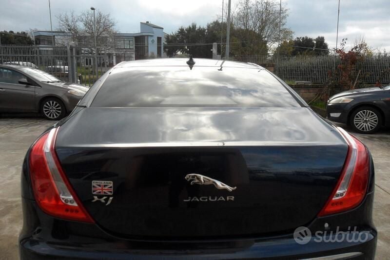 Usata Jaguar XJ 275 CV (202 kW) 2015 Blu Berlina