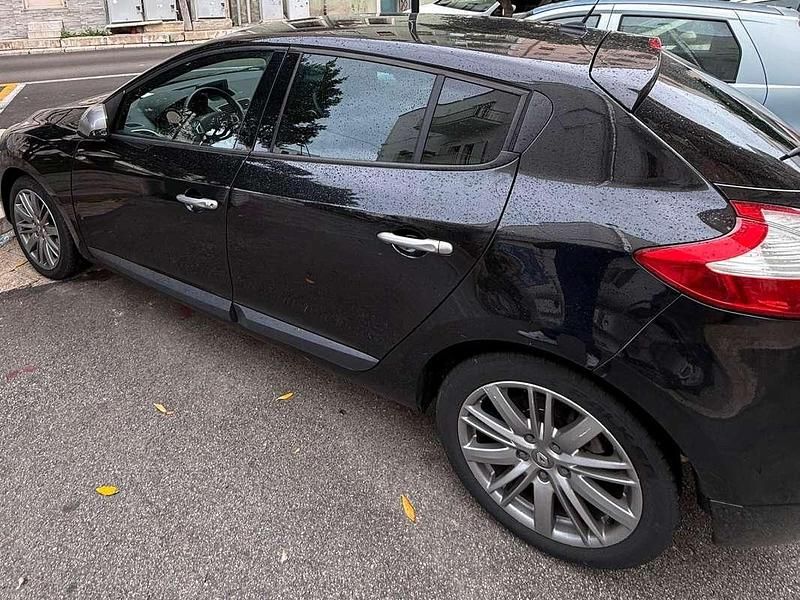 Usata Renault Mégane III LIMITED 102 CV (75 kW) 2011 Station wagon