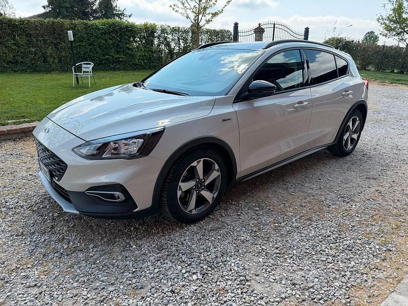 Usata Ford Focus Active 120 CV (88 kW) 2021 Bianco Berlina