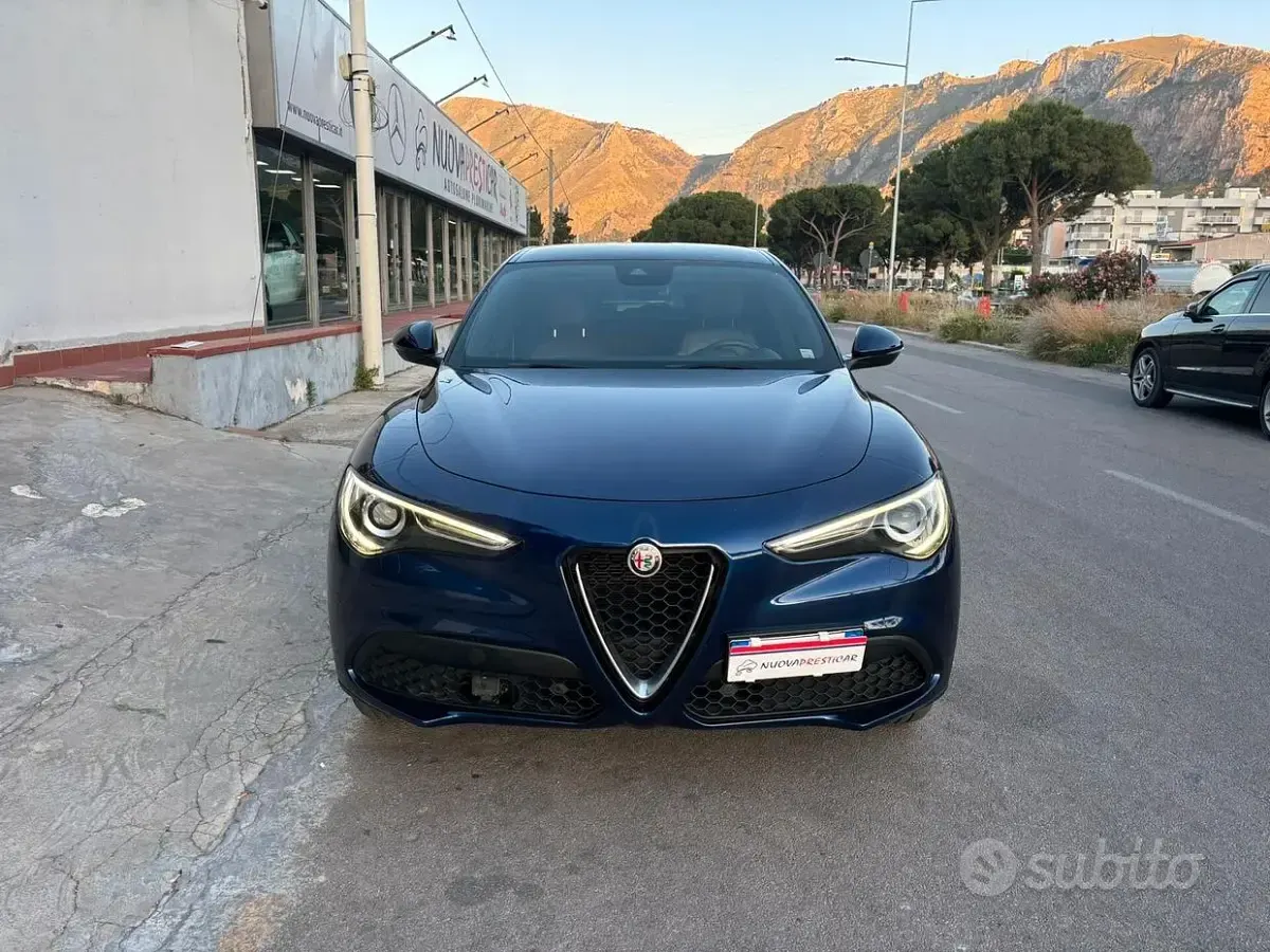 Usata Alfa Romeo Stelvio Exclusive 190 CV (139 kW) 2018 Blu SUV