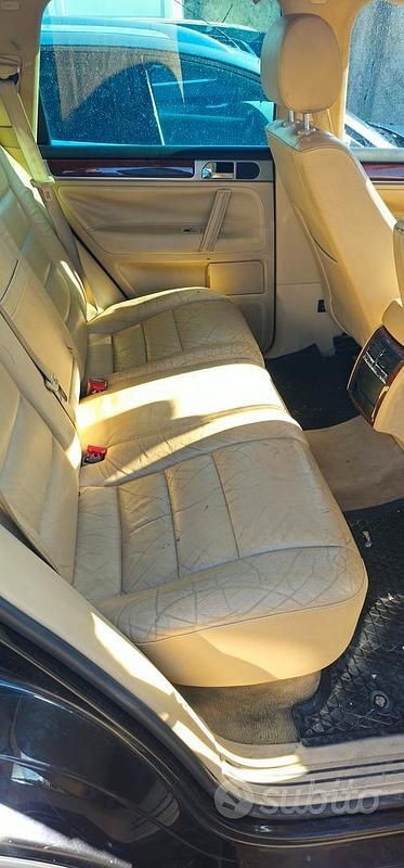 Usata VW Touareg 224 CV (164 kW) 2007 Nero SUV