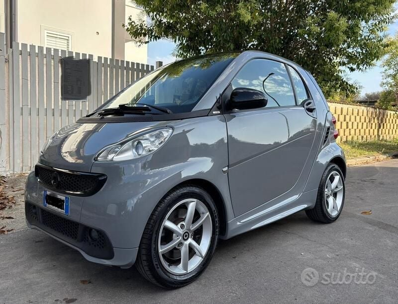 Usata 2013 Smart ForTwo Coupé Utilitaria | 5800 € (Buon prezzo) - Immagine 1/4