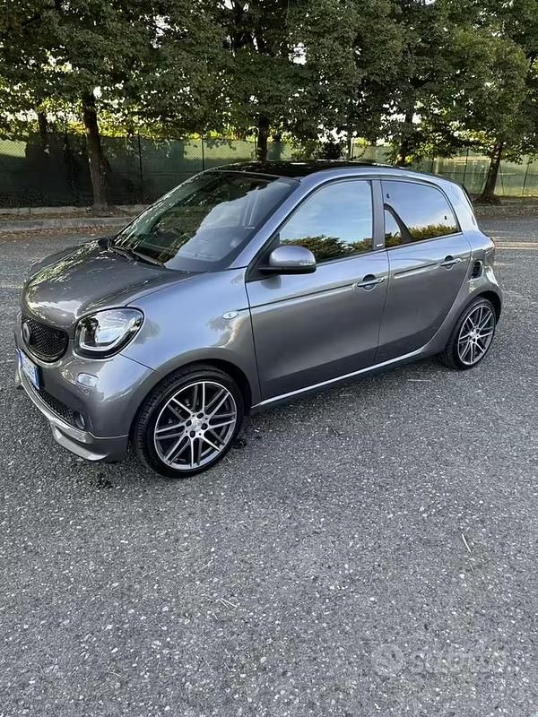 Usata Smart ForFour Brabus 109 CV (80 kW) 2016 Grigio Utilitaria
