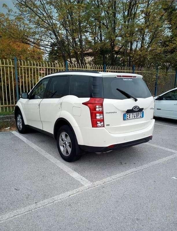 Usata Mahindra XUV500 140 CV (102 kW) 2015 Bianco SUV