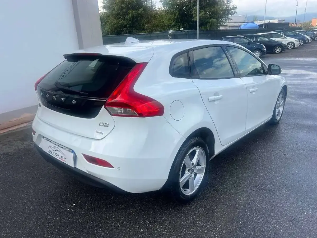 Usata Volvo V40 Business Edition 120 CV (88 kW) 2016 Bianco Berlina