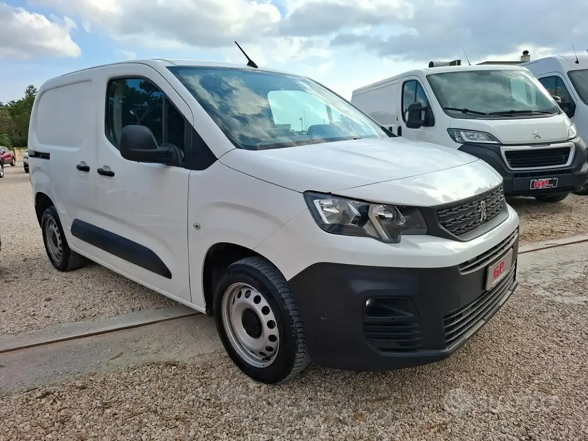 Usata Peugeot Partner 102 CV (75 kW) 2021 Bianco Monovolume