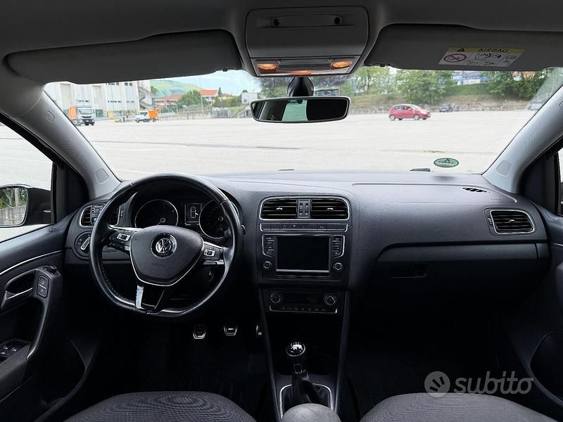 Usata VW Polo Comfortline 75 CV (55 kW) 2015 Marrone Berlina