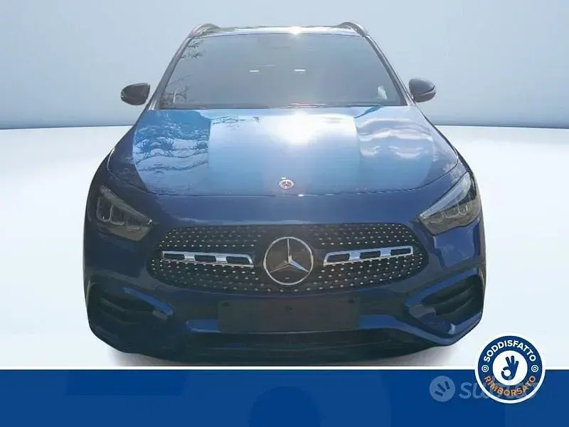 Usata Mercedes GLA180 AMG line 116 CV (85 kW) 2025 Blu SUV