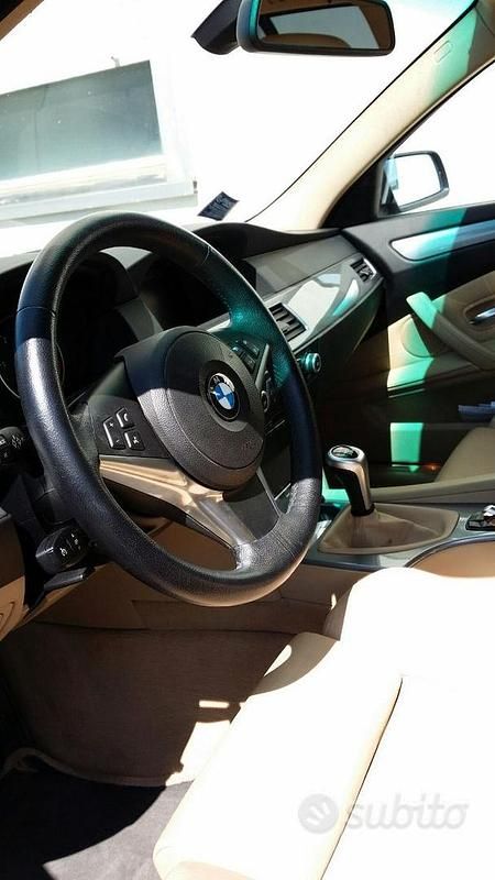 Usata BMW 520 Efficient Dynamics 177 CV (130 kW) 2009 Blu Station wagon