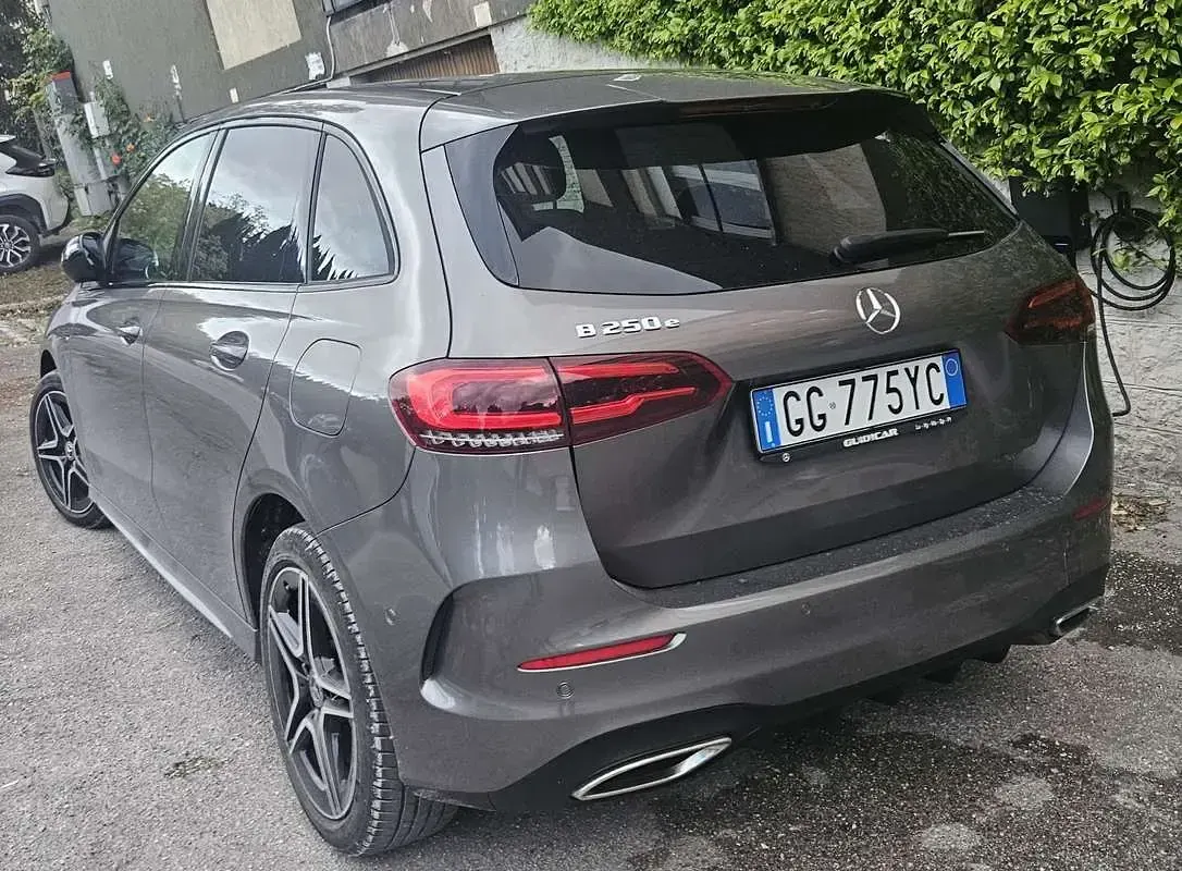 Usata Mercedes B250 Premium 160 CV (117 kW) 2021 Grigio Utilitaria