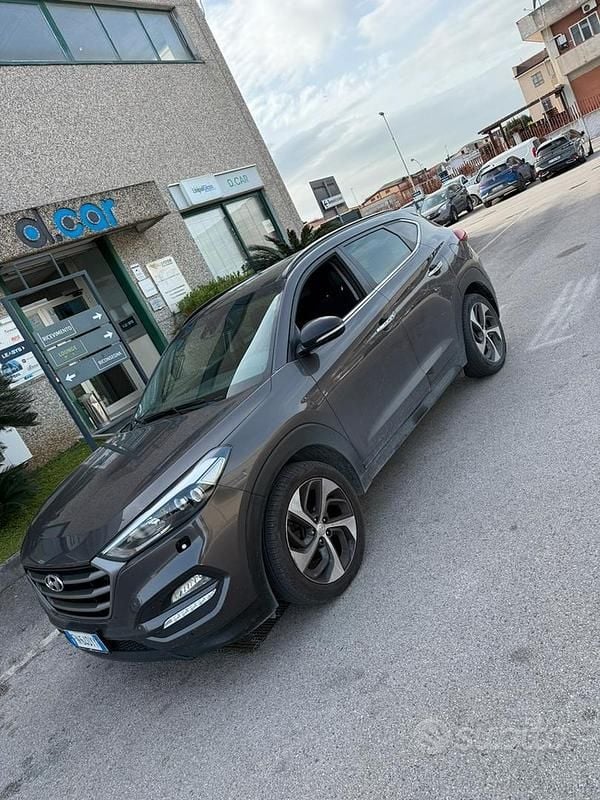 Grigio Usata 2018 Hyundai Tucson Edition SUV | 12.000 € (Ottimo prezzo) - Immagine 1/4