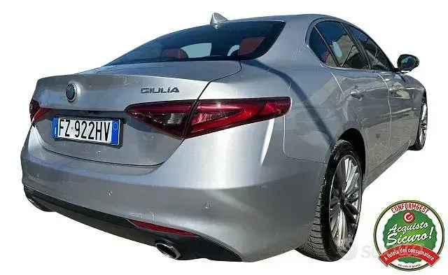 Begagnad Alfa Romeo Giulia Lusso 190 HK (139 kW) 2019 Grå Sedan