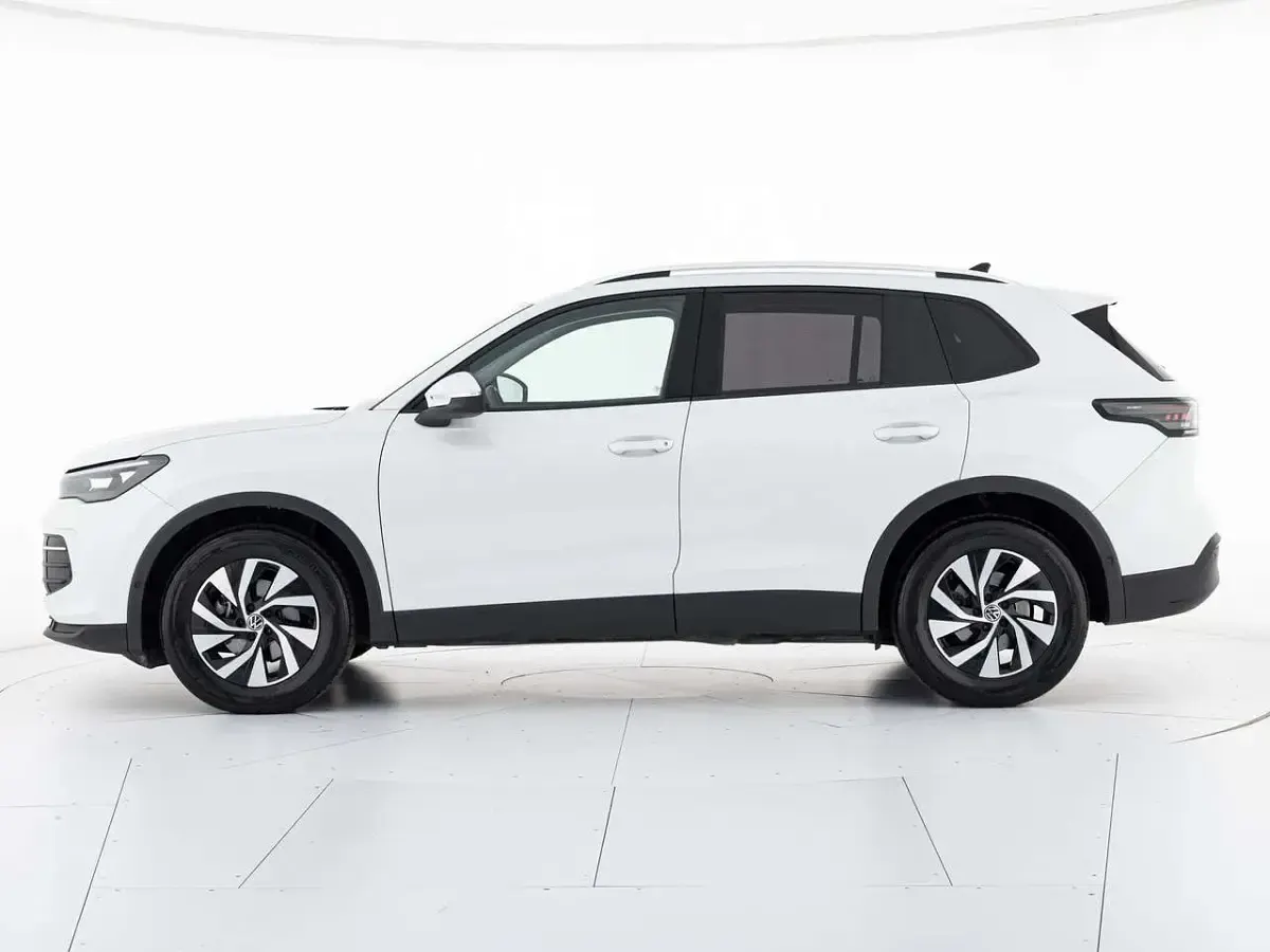 Usata VW Tiguan Edition 150 CV (110 kW) 2024 Bianco SUV