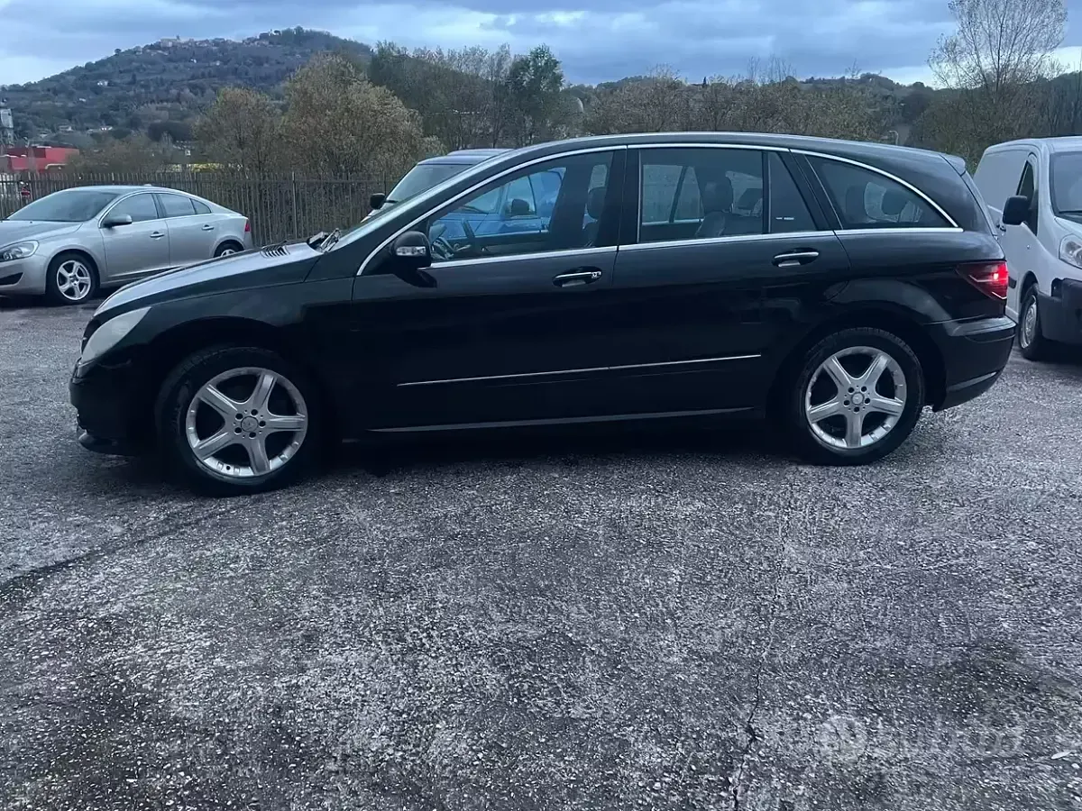 Usata Mercedes R320 224 CV (164 kW) 2008 Nero Station wagon