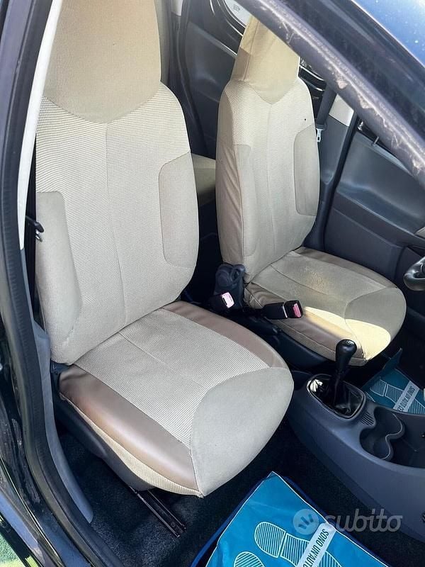 Nero Usata 2010 Peugeot 107 Utilitaria | 3499 € (Ottimo prezzo) - Immagine 1/4