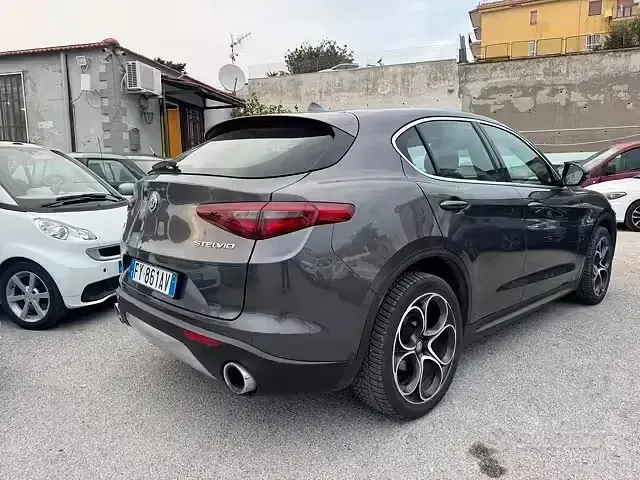 Usata Alfa Romeo Stelvio Tech Edition 210 CV (154 kW) 2019 Grigio SUV