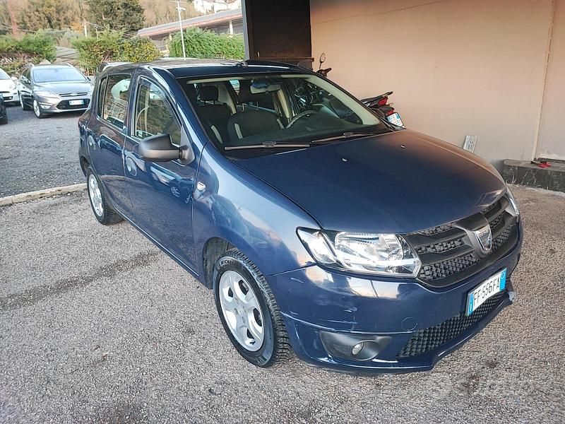 Usata Dacia Sandero Ambiance 90 CV (66 kW) 2016 Blu Berlina