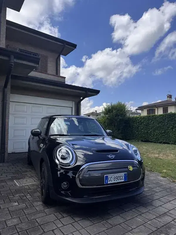Usata Mini Cooper SE 75 kW (102 CV) 2020 Nero Utilitaria