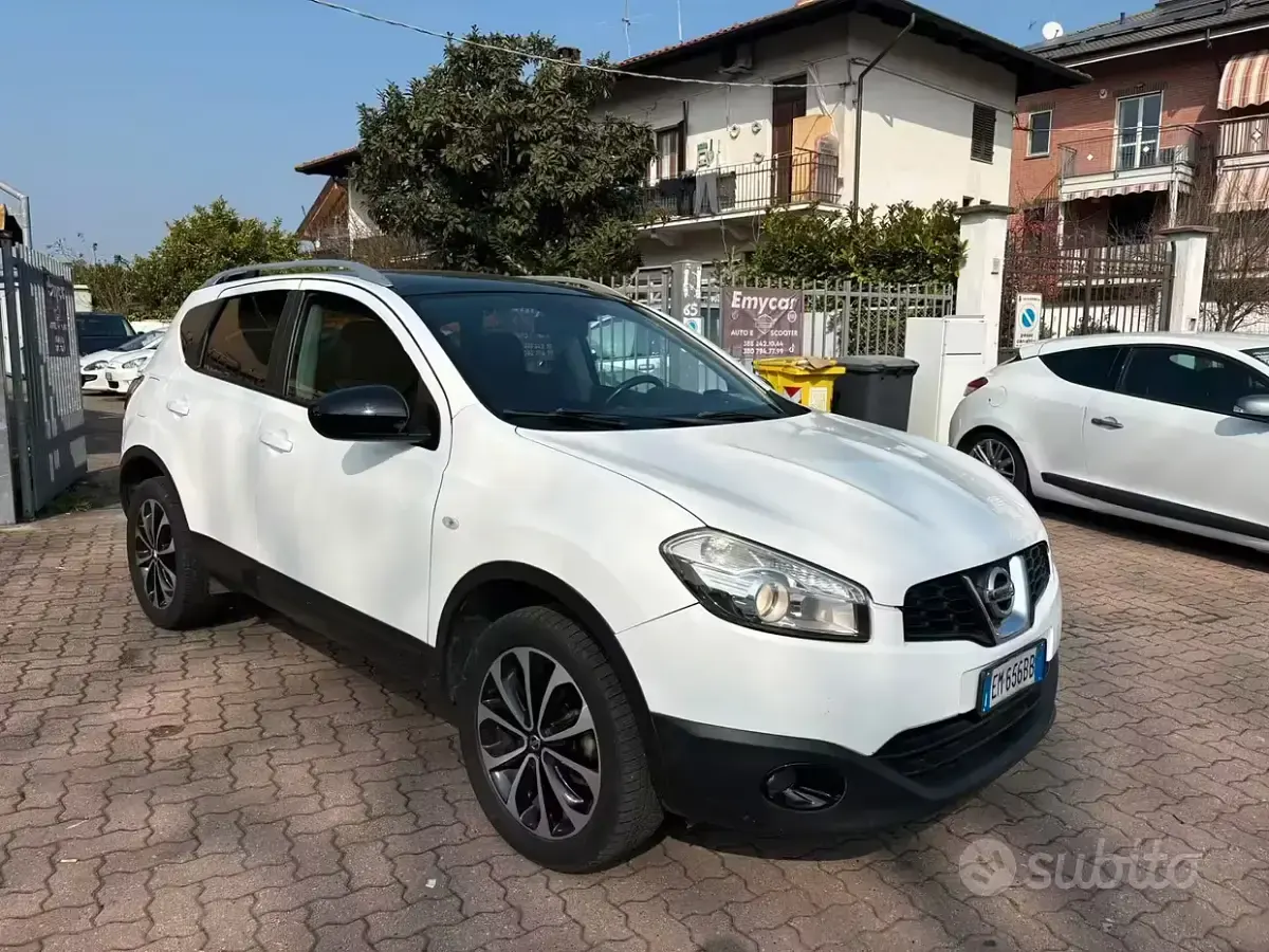 Usata Nissan Qashqai Tekna 131 CV (96 kW) 2012 Bianco SUV