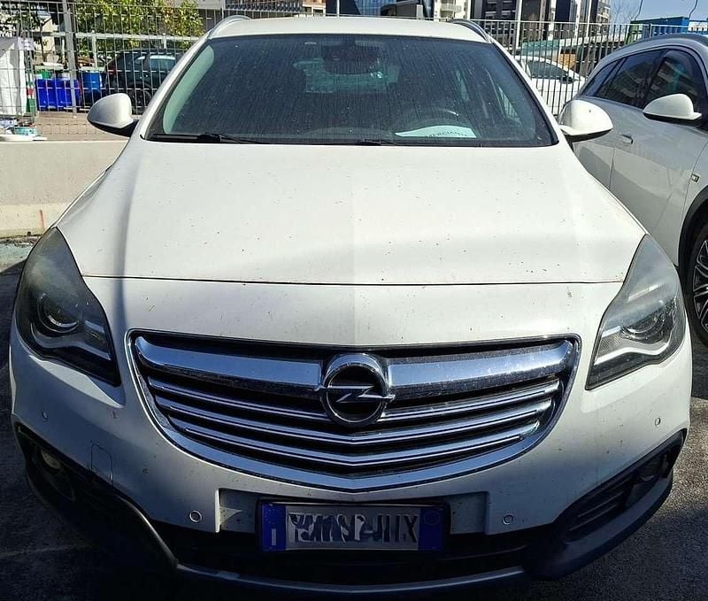 Usata Opel Insignia Country Tourer 163 CV (119 kW) 2014 Bianco Station wagon