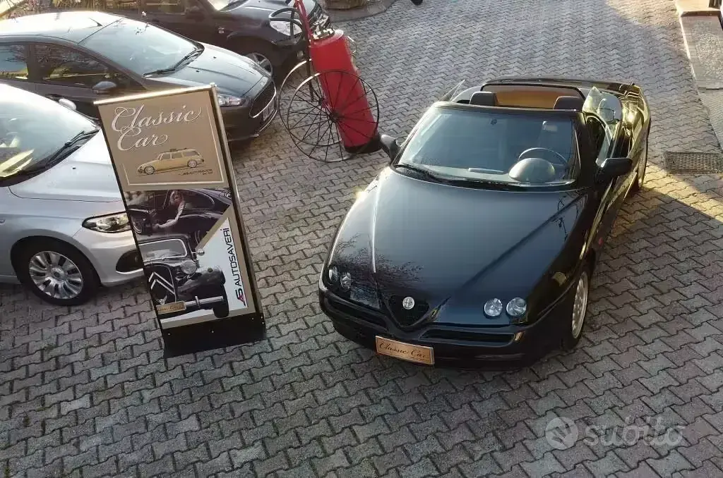 Begagnad Alfa Romeo GTV 150 HK (110 kW) 1997 Svart Sportkupé