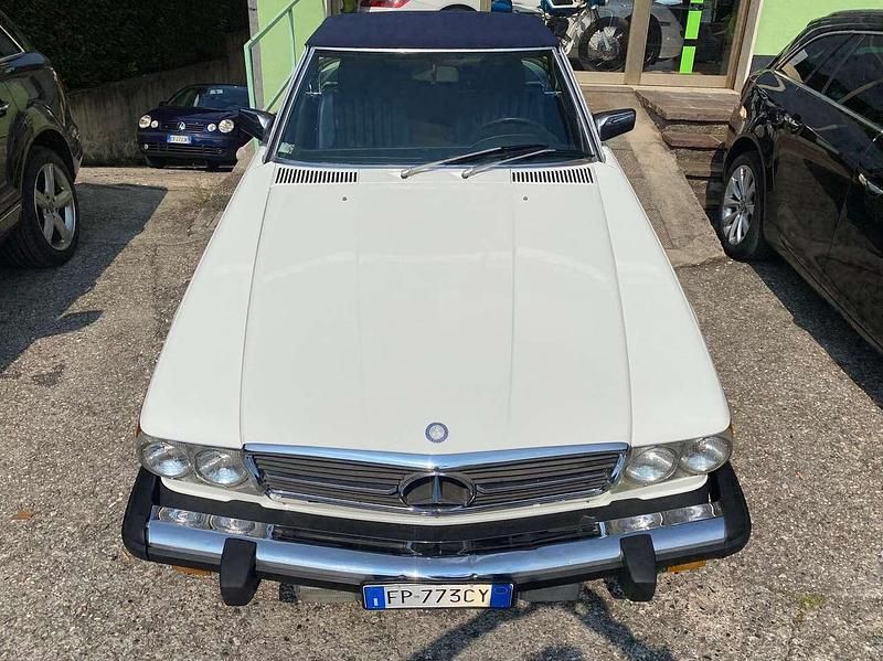 Usata Mercedes SL380 218 CV (160 kW) 1984 Bianco Cabrio