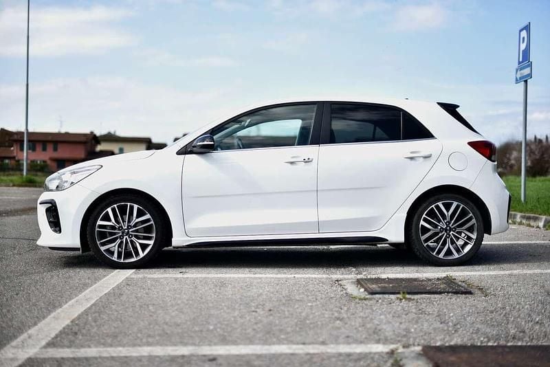 Usata Kia Rio GT-Line 101 CV (74 kW) 2021 Berlina