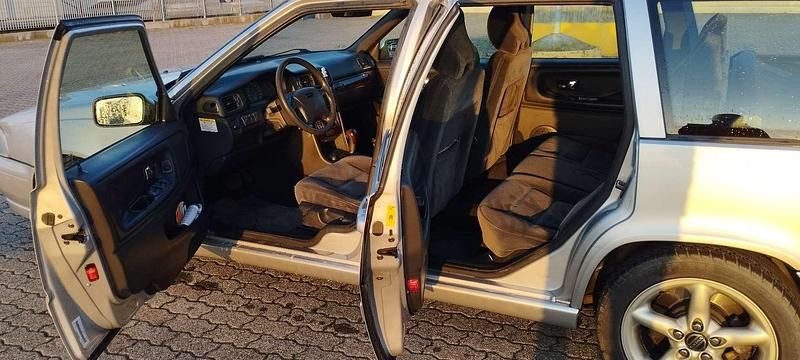 Usata Volvo V70 140 CV (102 kW) 2000 Argento Station wagon