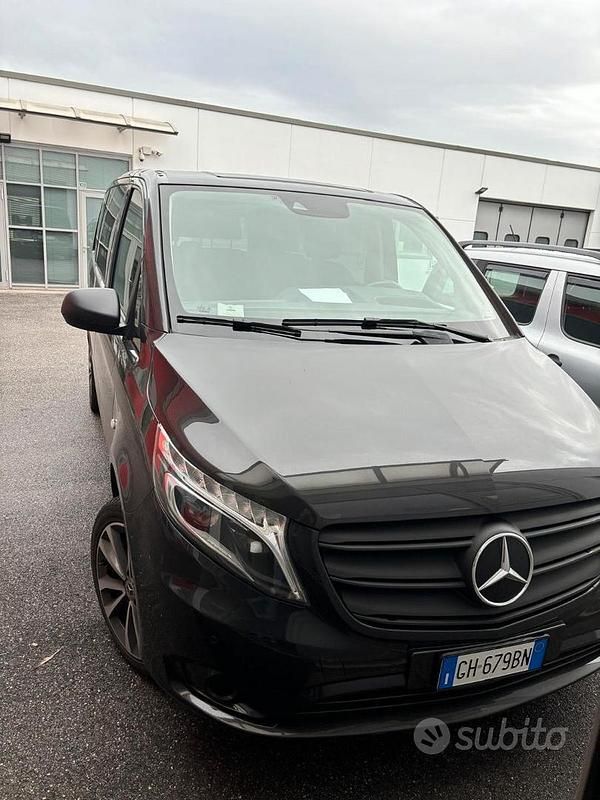 Usata Mercedes Vito 190 CV (139 kW) 2022 Nero Furgone