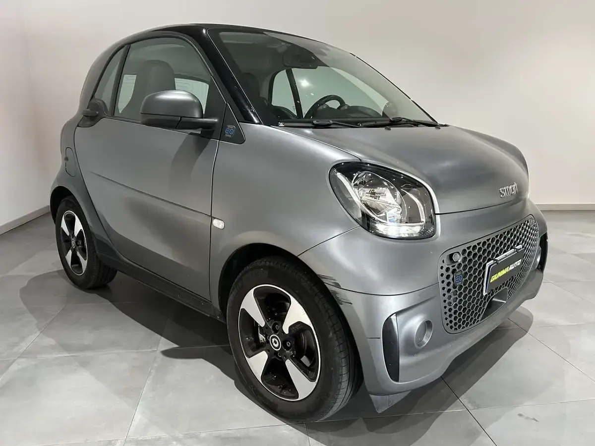 Usata Smart ForTwo Coupé Passion 41 kW (56 CV) 2022 Grigio Utilitaria