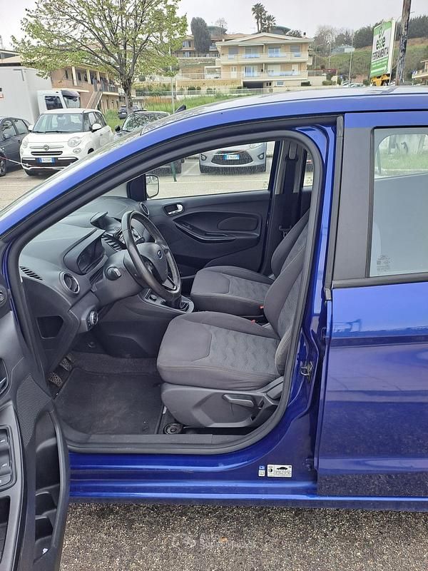 Begagnad Ford Ka Plus 86 HK (63 kW) 2016 Blå Halvkombi