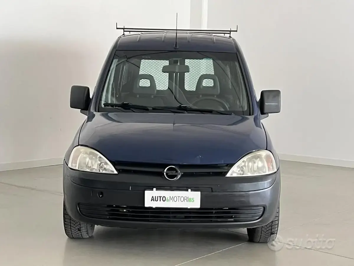 Usata Opel Combo 97 CV (71 kW) 2009 Blu Monovolume