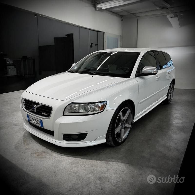 Bianco Usata 2010 Volvo V50 R-Design Station wagon | 8400 € - Immagine 1/4