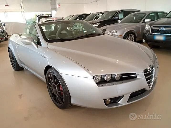 Usata Alfa Romeo Spider 259 CV (190 kW) 2009 Grigio Cabrio