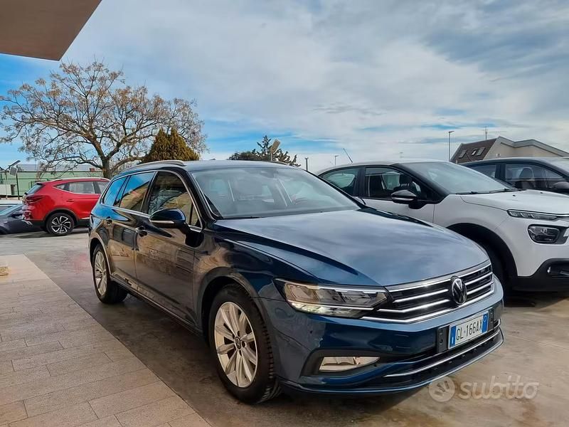 Usata VW Passat Business 150 CV (110 kW) 2022 Blu Station wagon