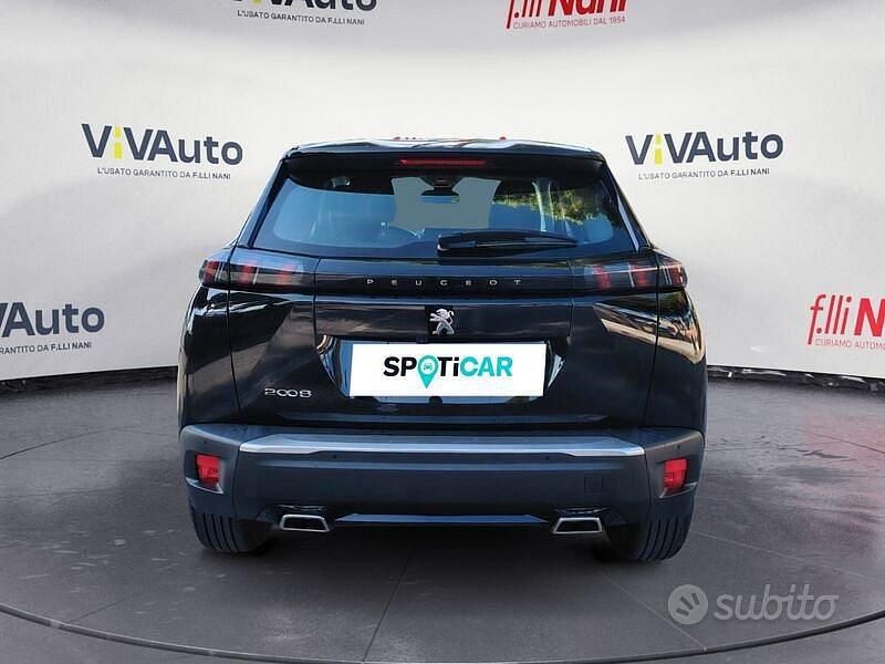 Usata Peugeot 2008 Active 131 CV (96 kW) 2022 Nero SUV
