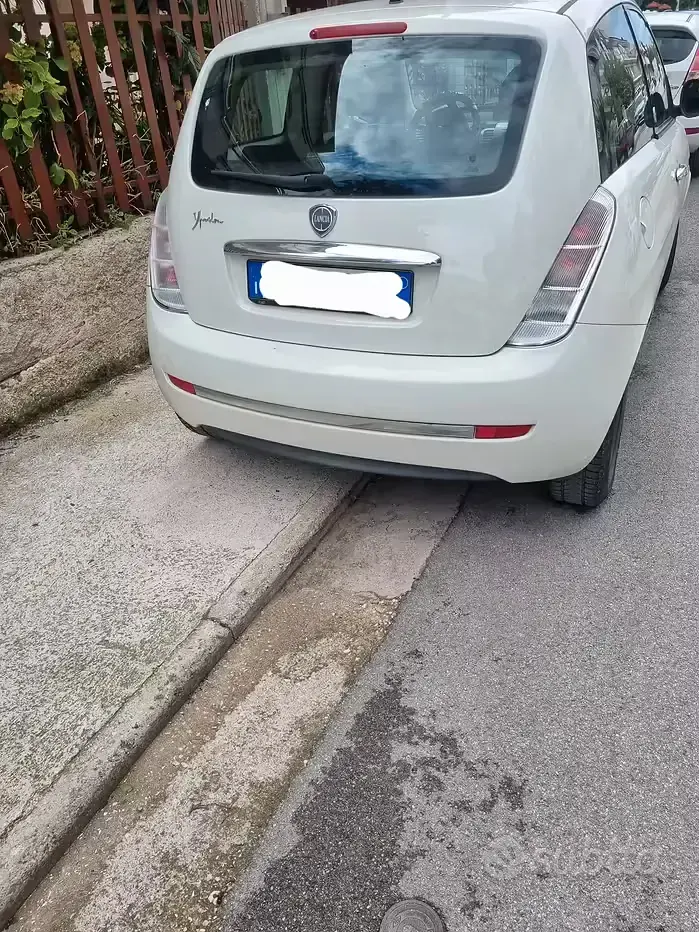Usata Lancia Ypsilon 77 CV (56 kW) 2010 Bianco Utilitaria