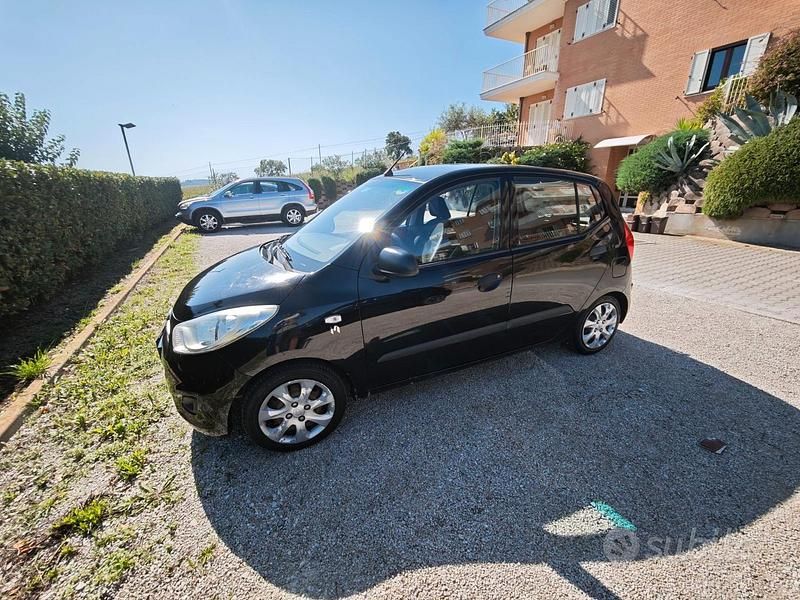 Nero Usata 2011 Hyundai i10 Classic Due volumi | 2400 € (Ottimo prezzo) - Immagine 1/4