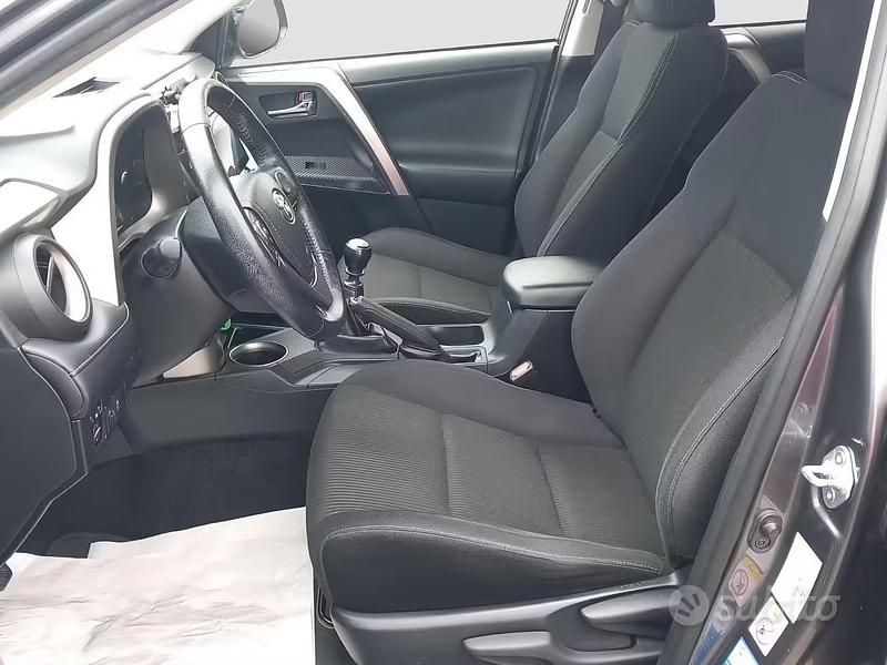 Usata Toyota RAV4 124 CV (91 kW) 2014 Grigio SUV