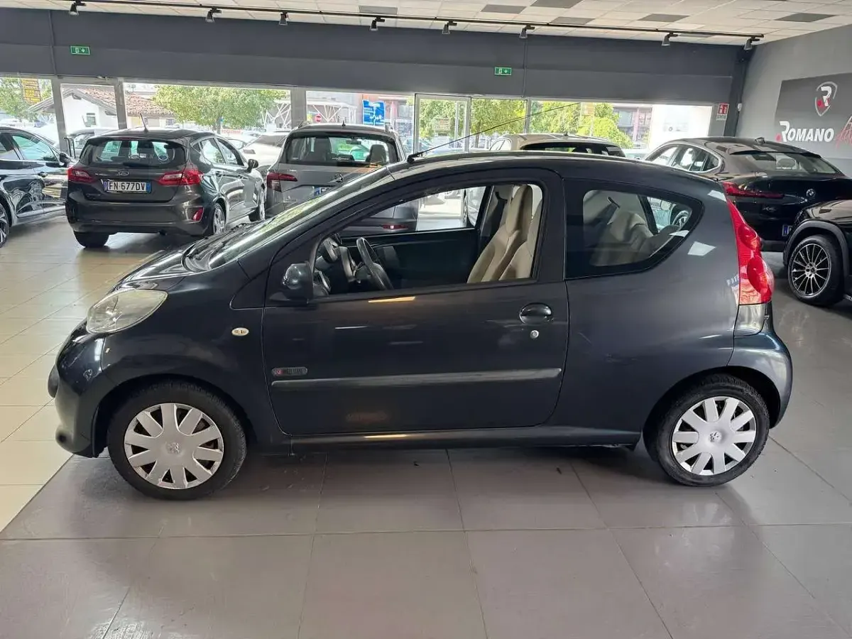 Usata Peugeot 107 68 CV (50 kW) 2006 Nero Utilitaria