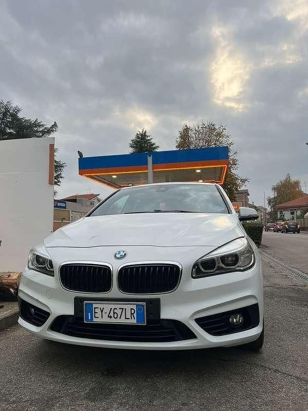 Usata BMW 218 Active Tourer Sport Line 150 CV (110 kW) 2015 Bianco Monovolume