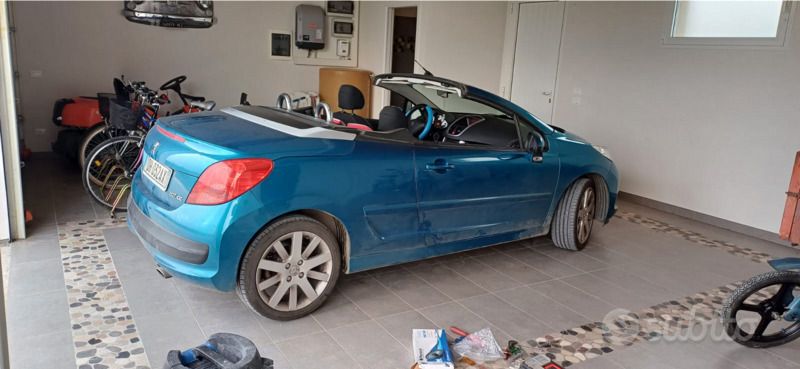 Usata Peugeot 207 CC 112 CV (82 kW) 2006 Blu Cabrio