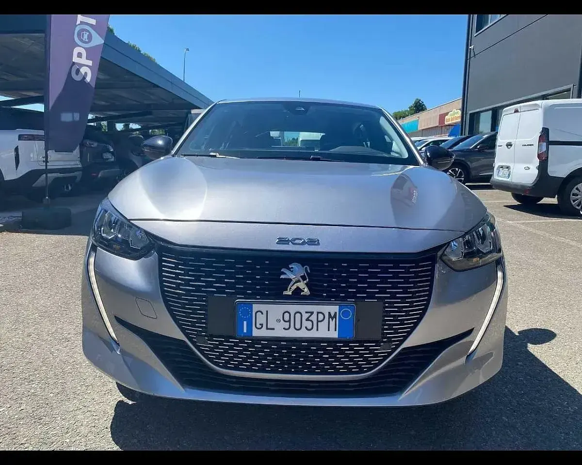 Usado Peugeot e-208 Active 56 kW (77 CV) 2022 Gris Utilitario
