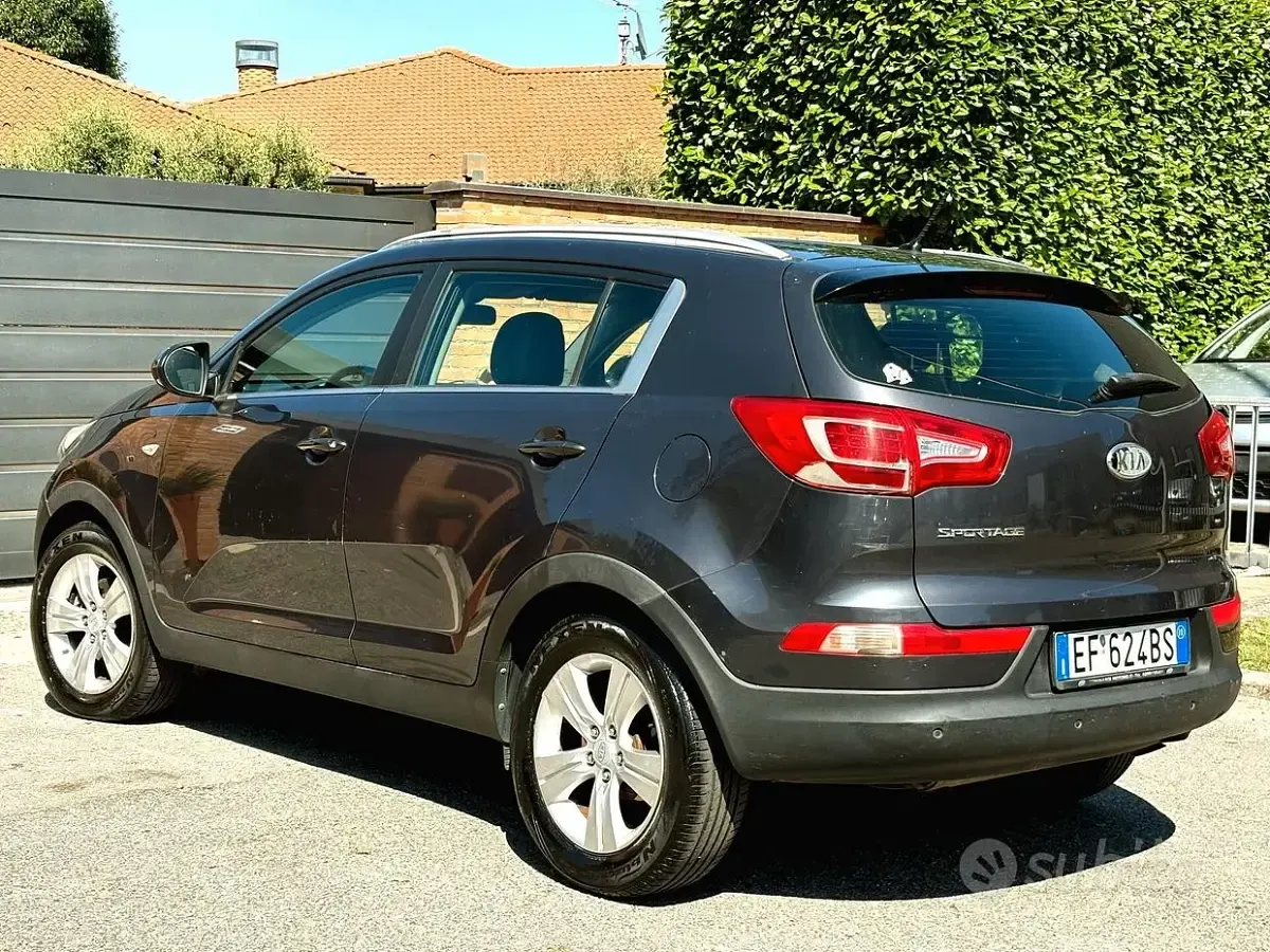 Usata Kia Sportage 135 CV (99 kW) 2011 Grigio SUV